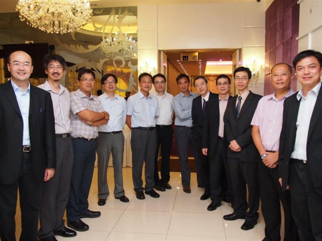 P9273681 (Large)